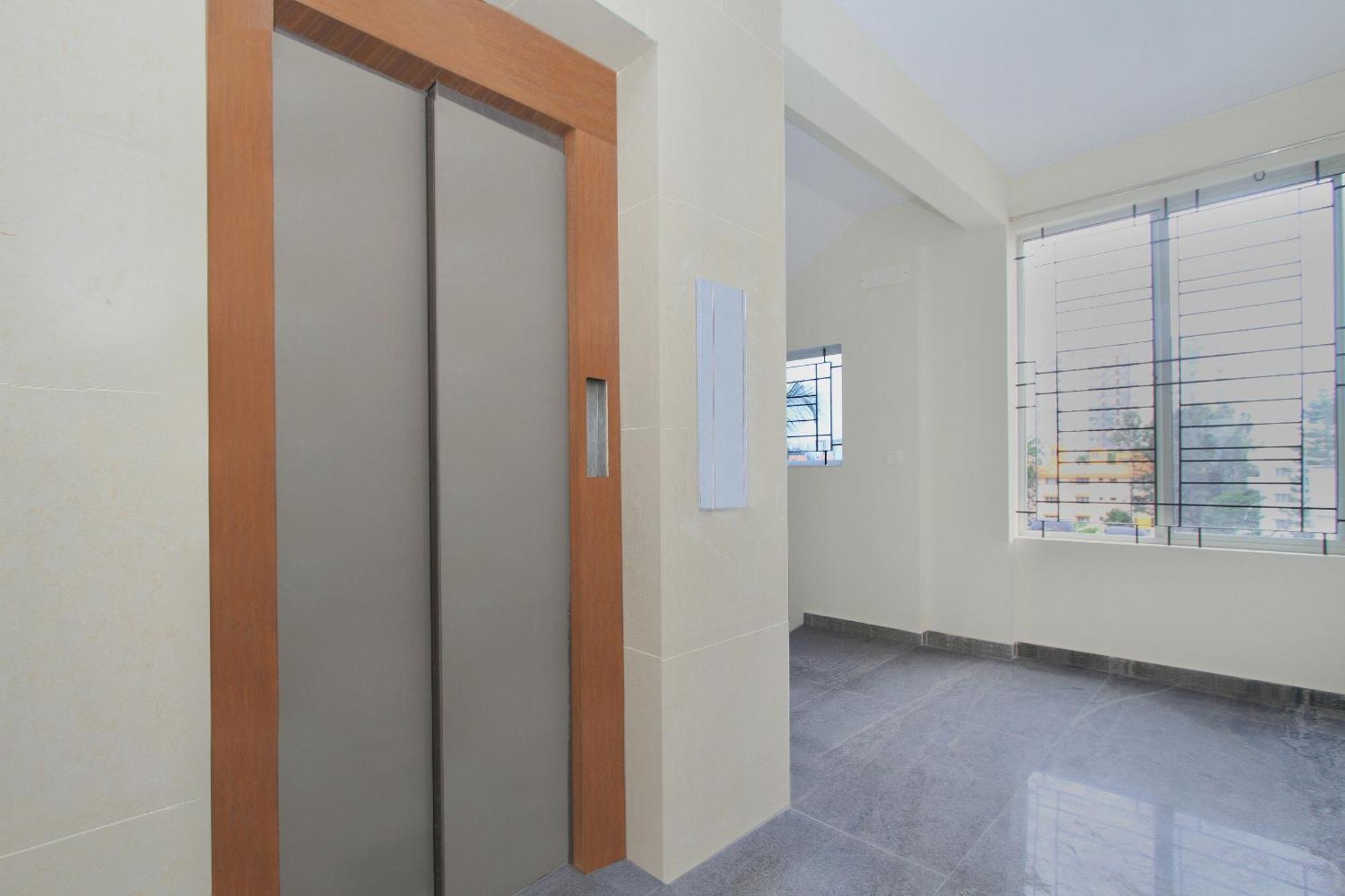 Hotel O Manu Residency Бангалор Екстериор снимка